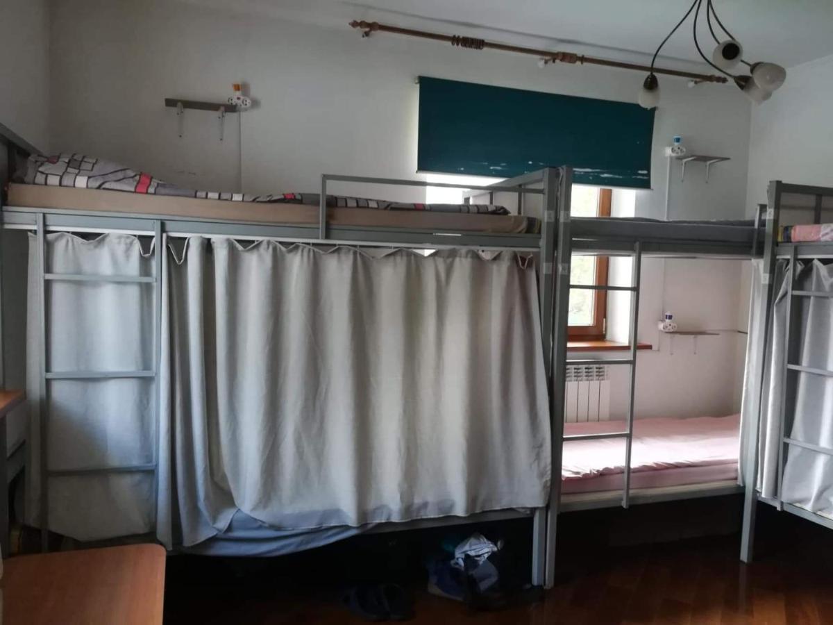 "European" Backpackers Hostel In Almaty Exterior photo